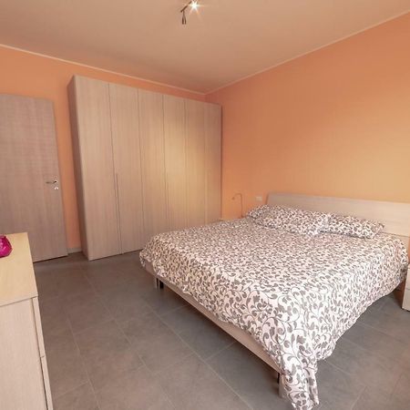 El Jardin Apartment Bellano Ngoại thất bức ảnh