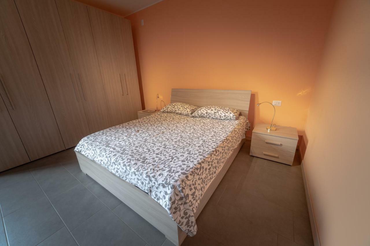 El Jardin Apartment Bellano Ngoại thất bức ảnh