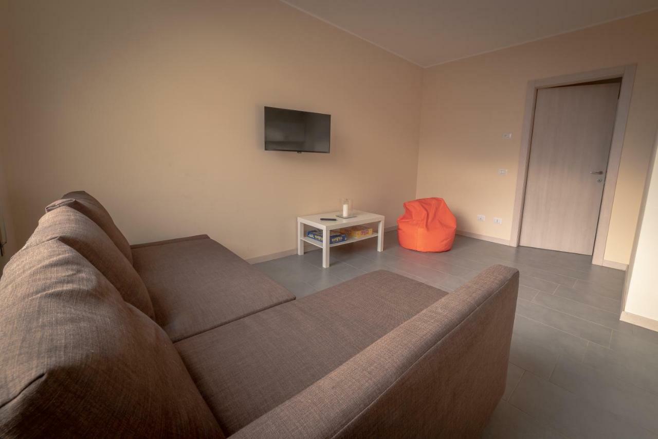 El Jardin Apartment Bellano Ngoại thất bức ảnh